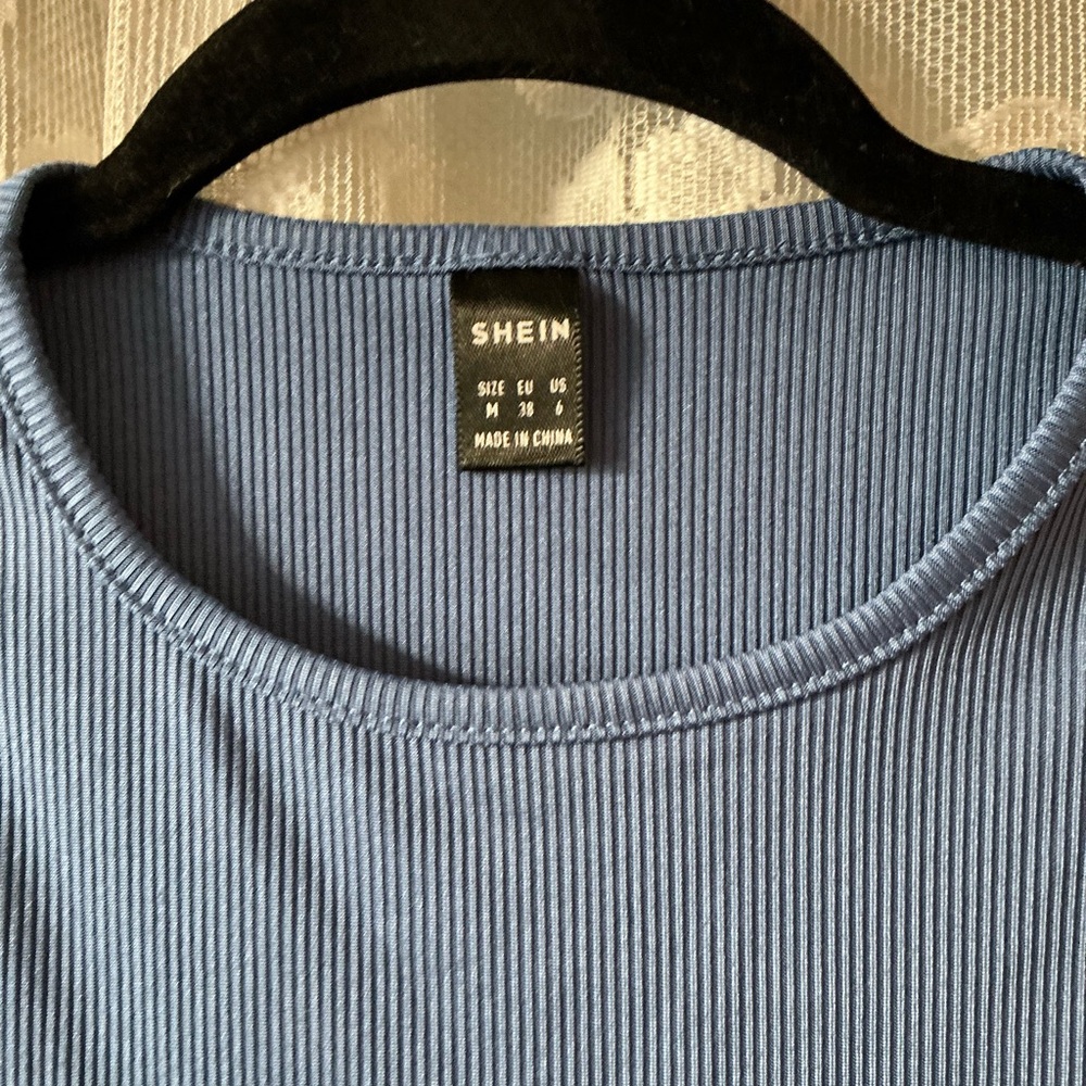 SHEIN Blue Ribbed Tank Top size medium - Picture 2 of 3